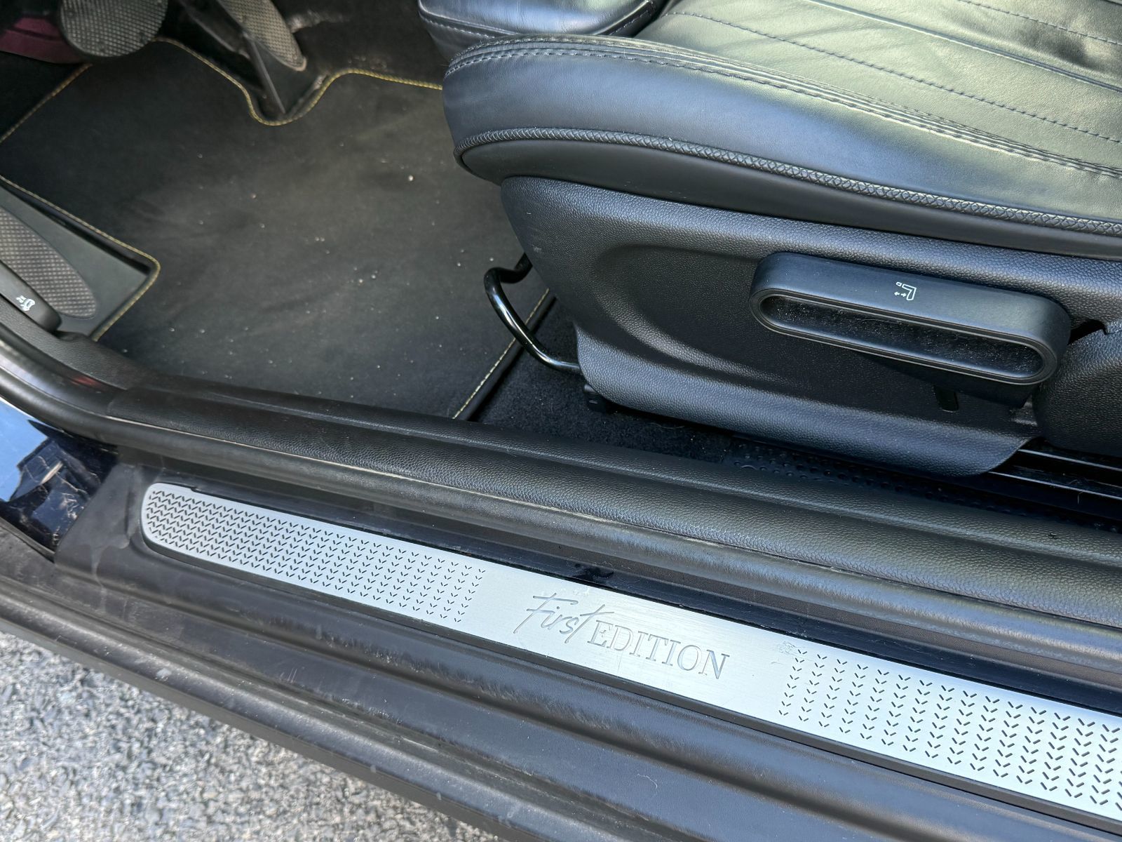 Photo 2021 MINI 3 Door Cooper SE #4