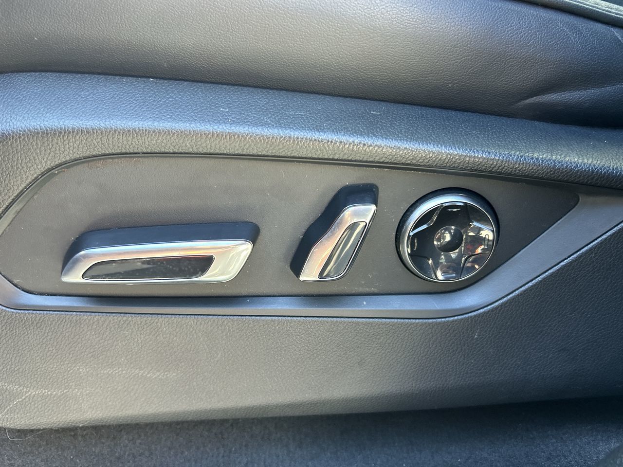 2022 Acura MDX in North Vancouver, British Columbia