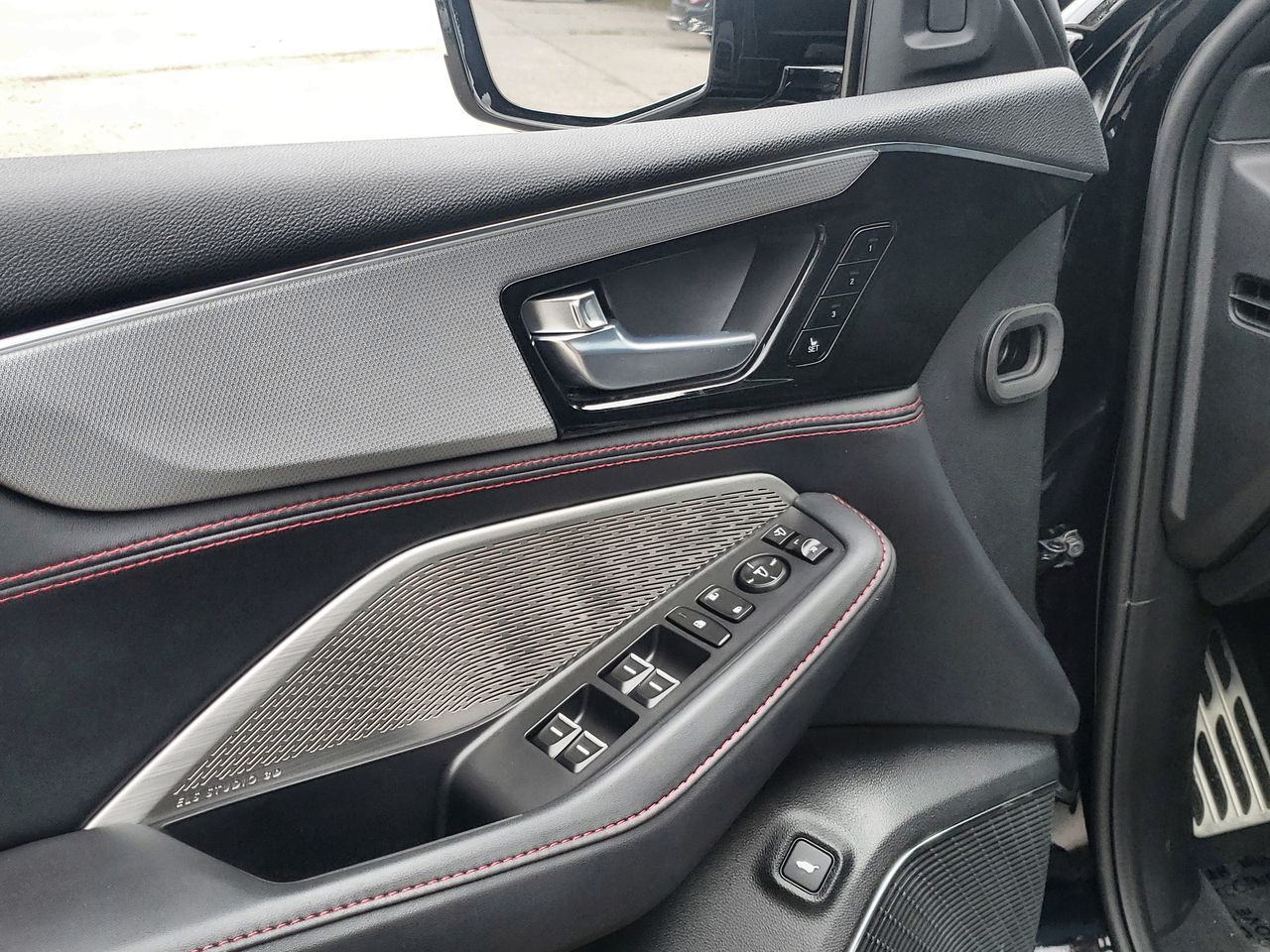 2023 Acura MDX in North Vancouver, British Columbia