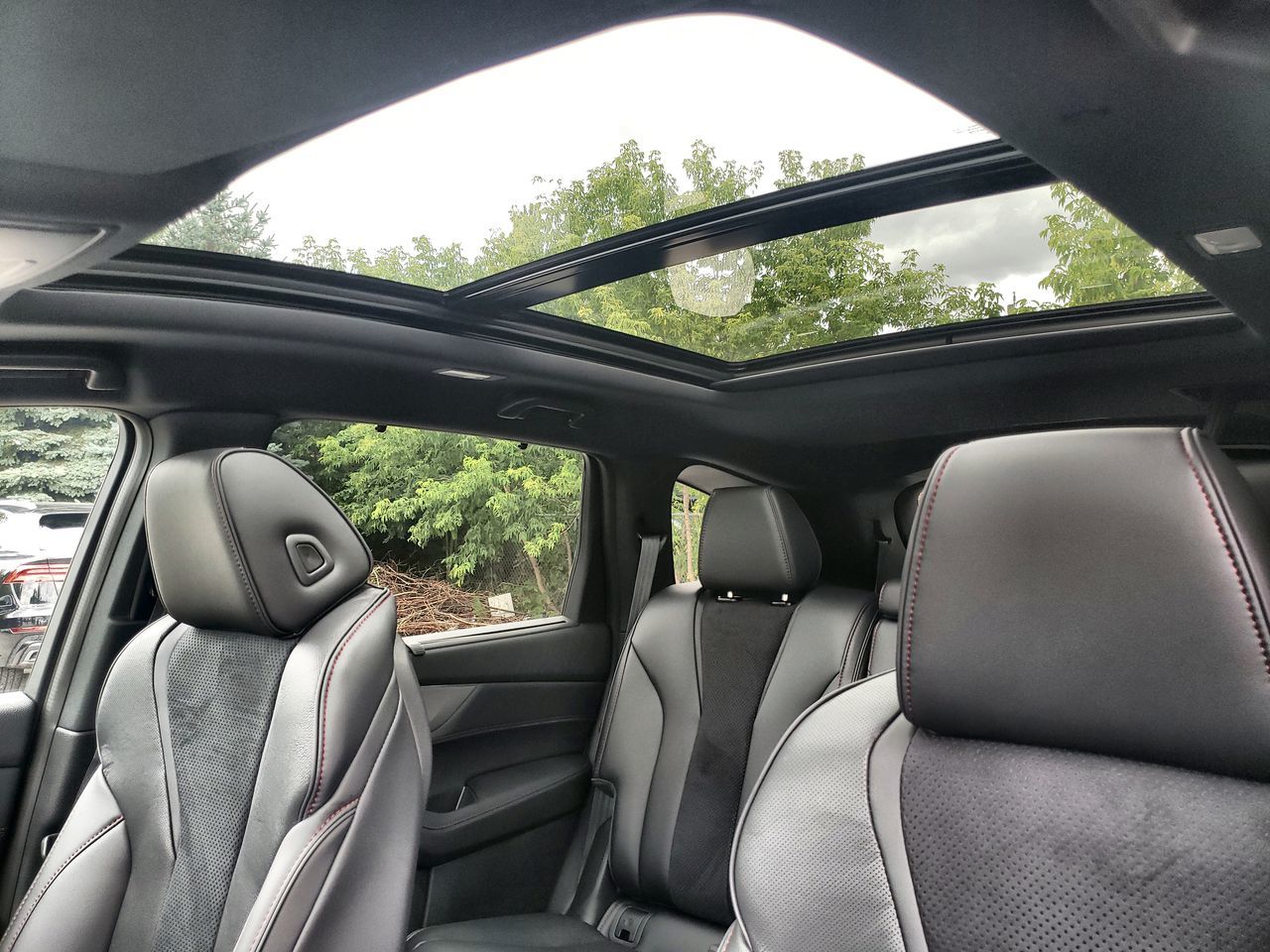 2023 Acura MDX in North Vancouver, British Columbia