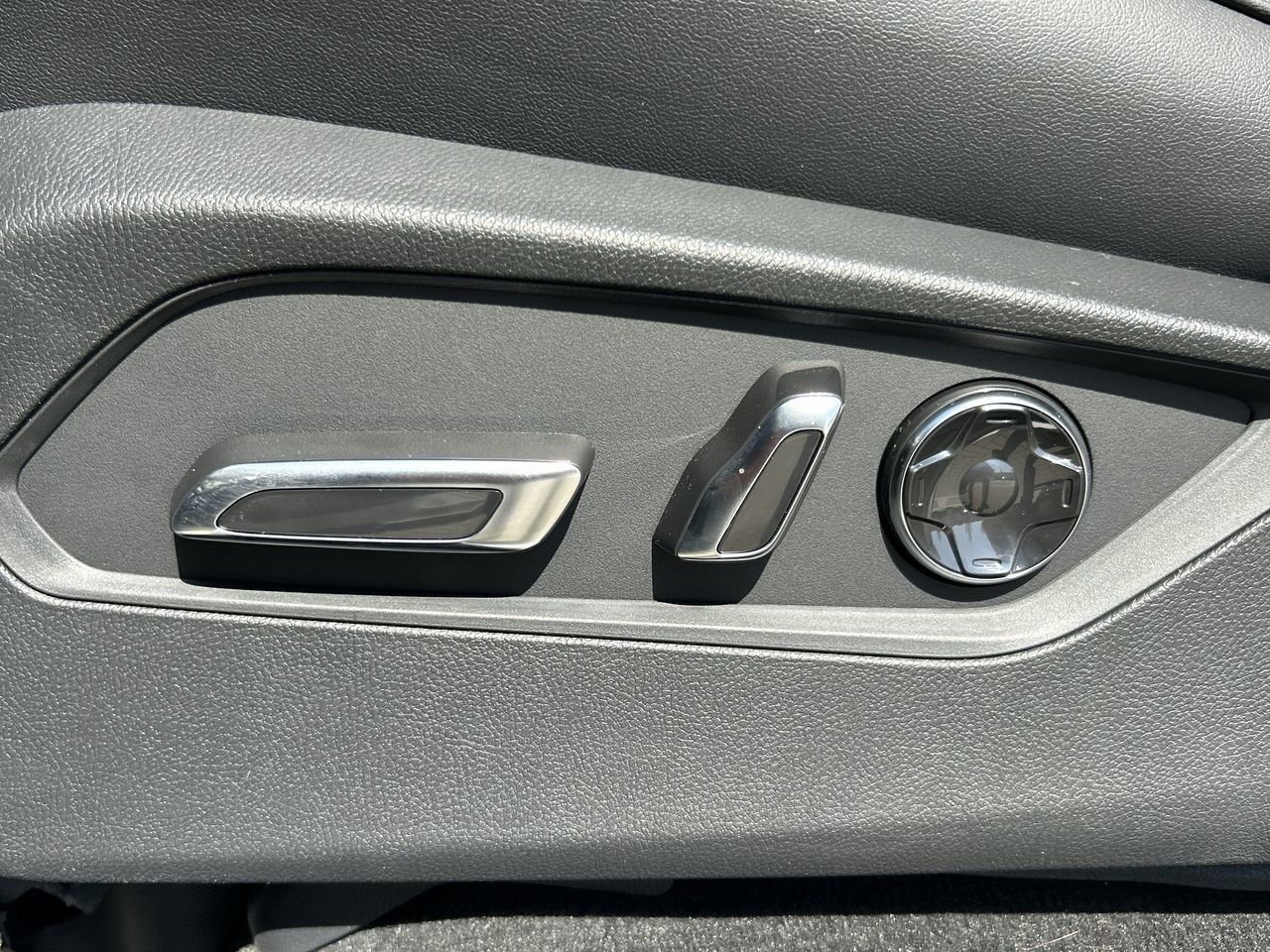 2025 Acura MDX in North Vancouver, British Columbia