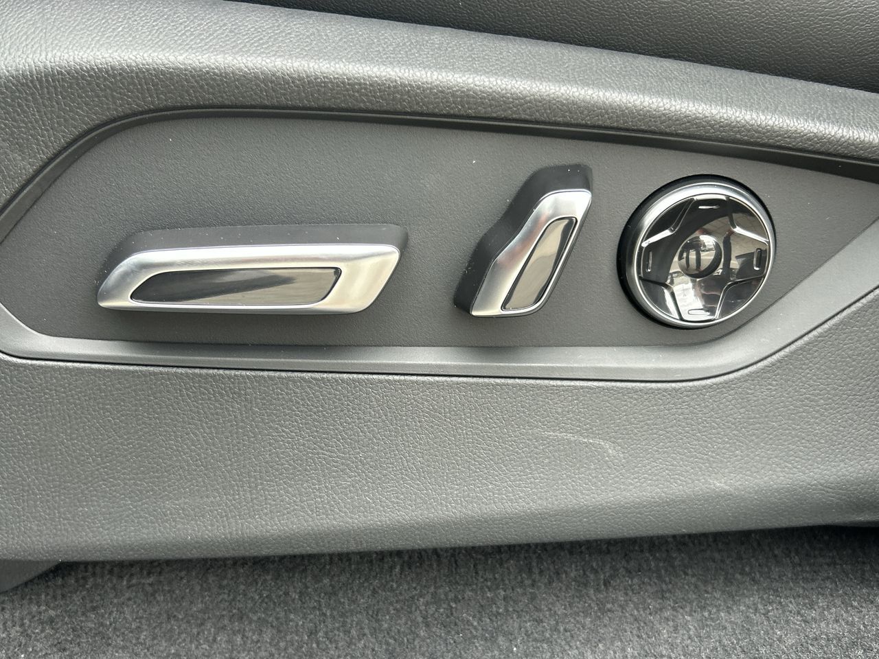 2025 Acura MDX in North Vancouver, British Columbia