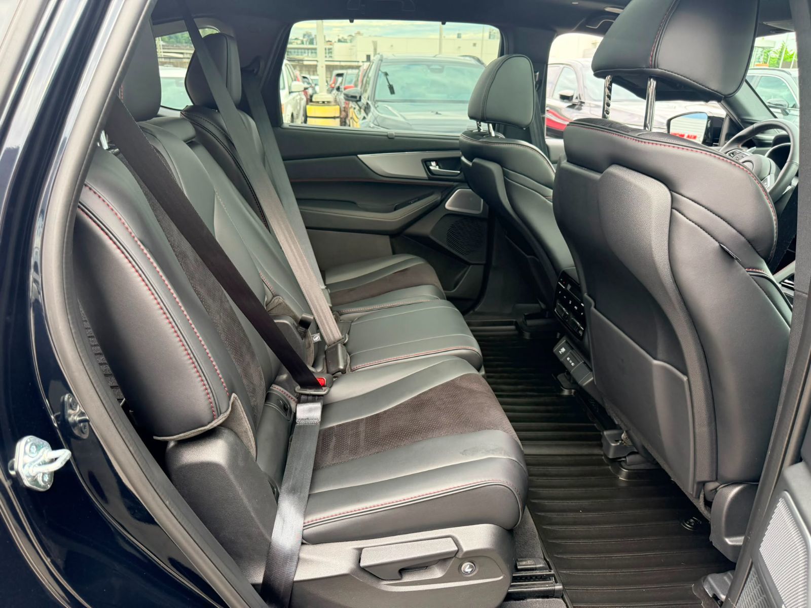 2025  MDX