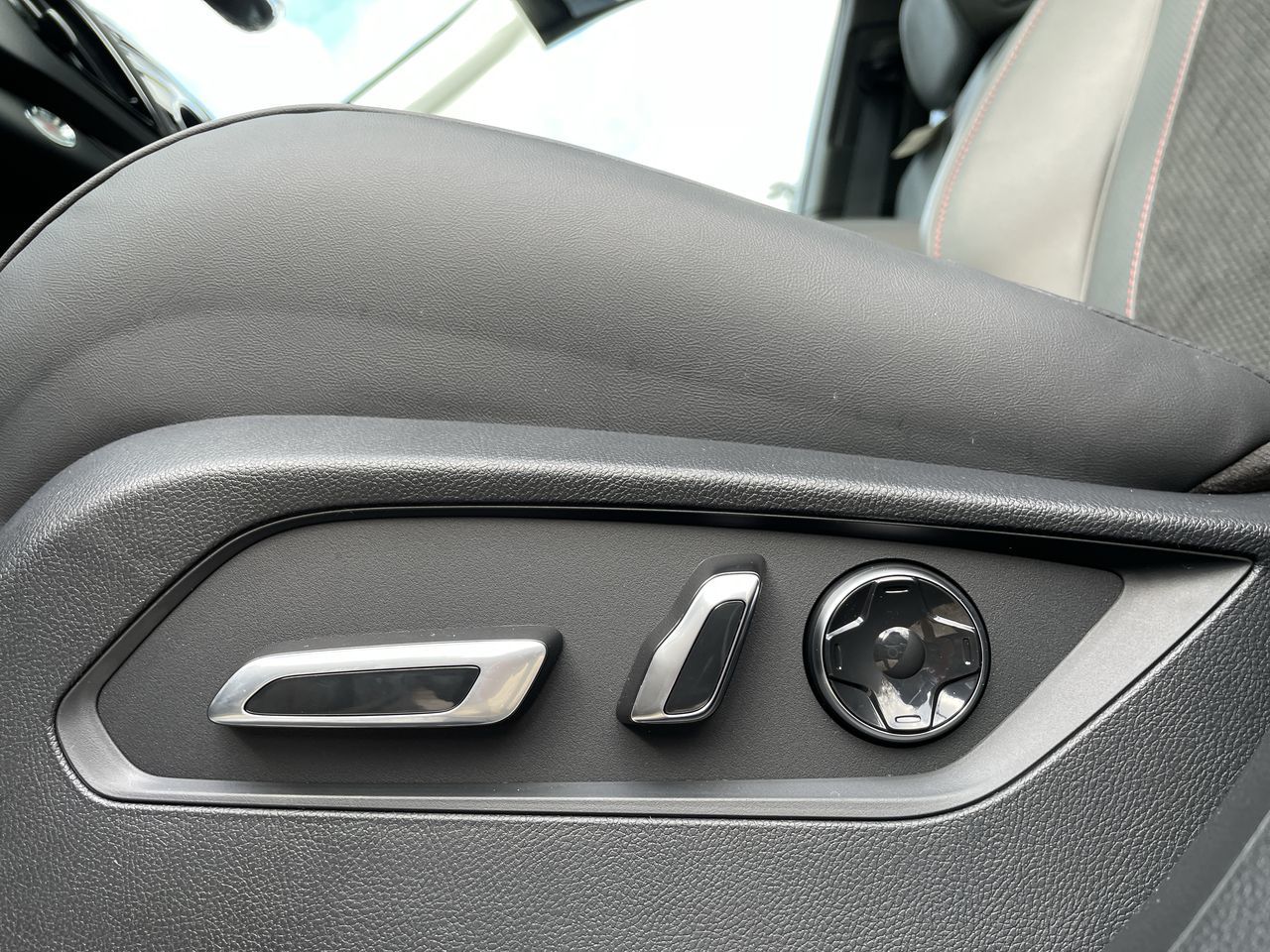 2022  RDX