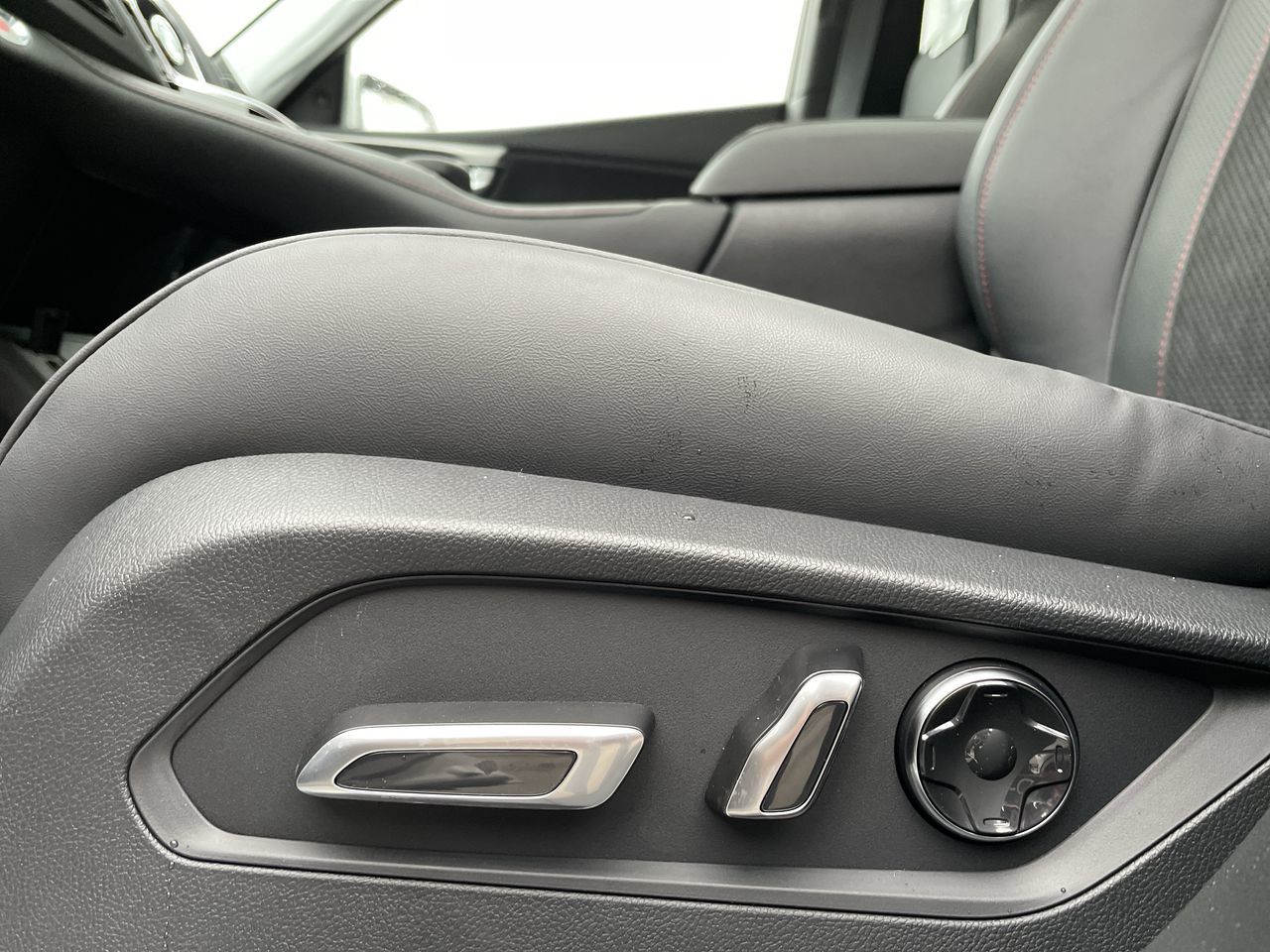 2023 Acura RDX in North Vancouver, British Columbia