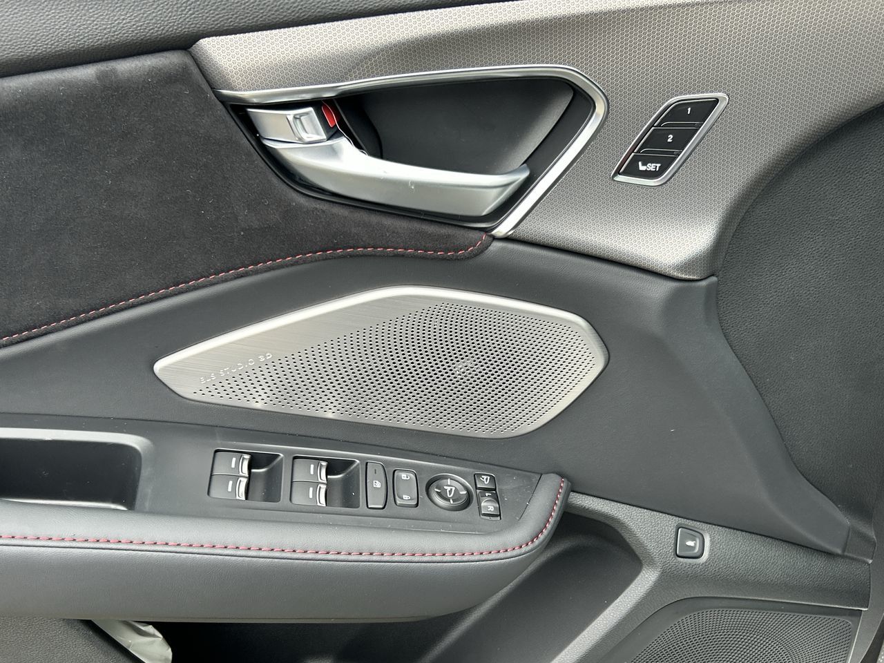 2025 Acura RDX in North Vancouver, British Columbia