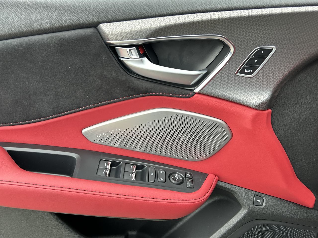 2025 Acura RDX in North Vancouver, British Columbia