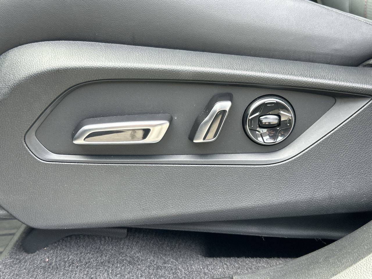 2025  RDX