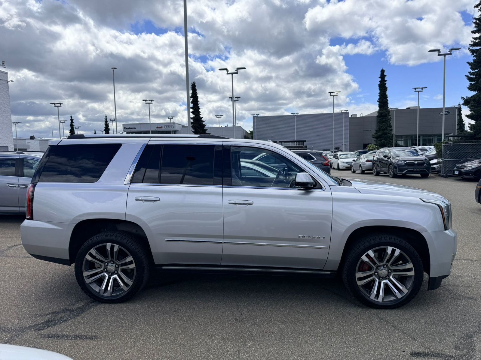 2020 GMC Yukon in North Vancouver, British Columbia