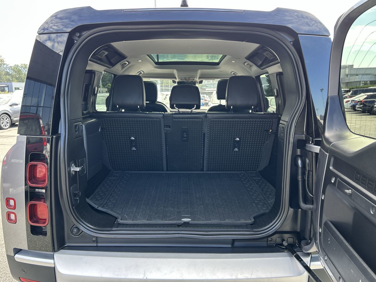 2020 Land Rover Defender in North Vancouver, British Columbia