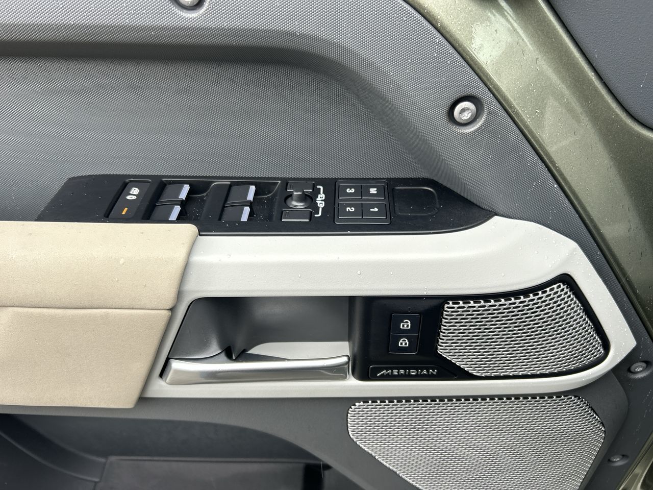 2023 Land Rover Defender
