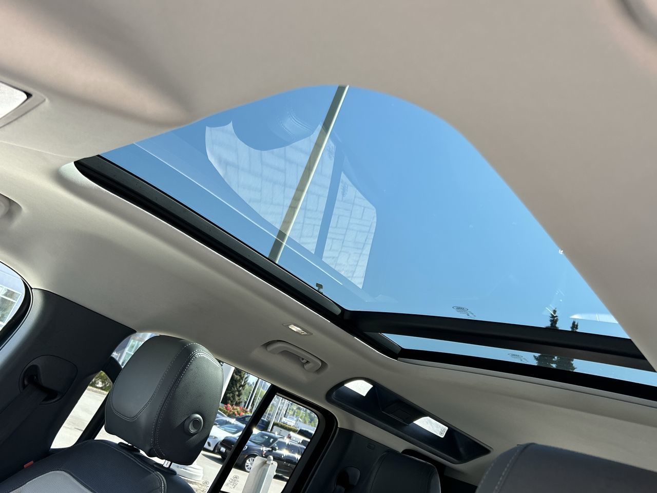 2023 Land Rover Defender in North Vancouver, British Columbia