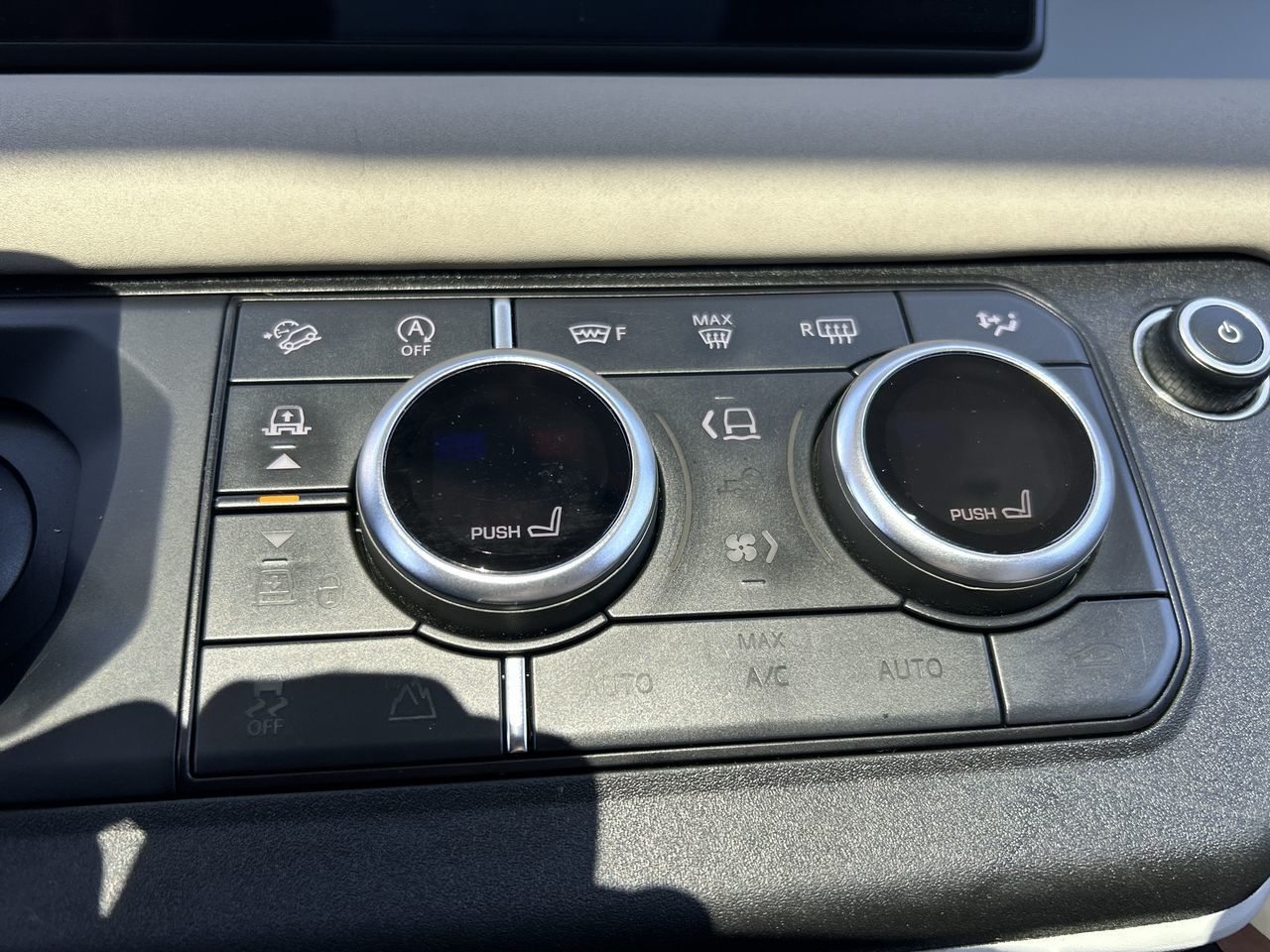 2023 Land Rover Defender in North Vancouver, British Columbia