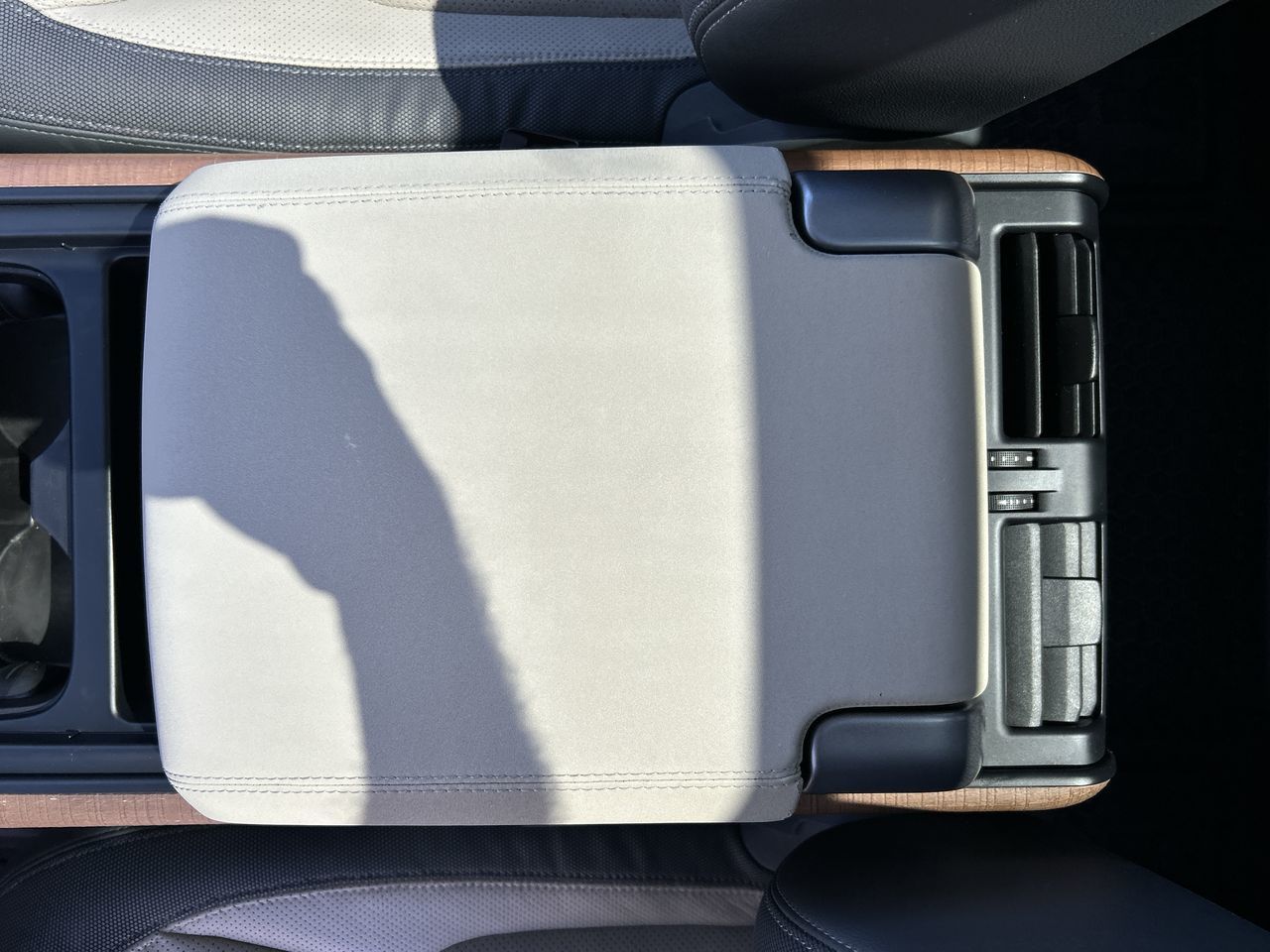 2023 Land Rover Defender in North Vancouver, British Columbia