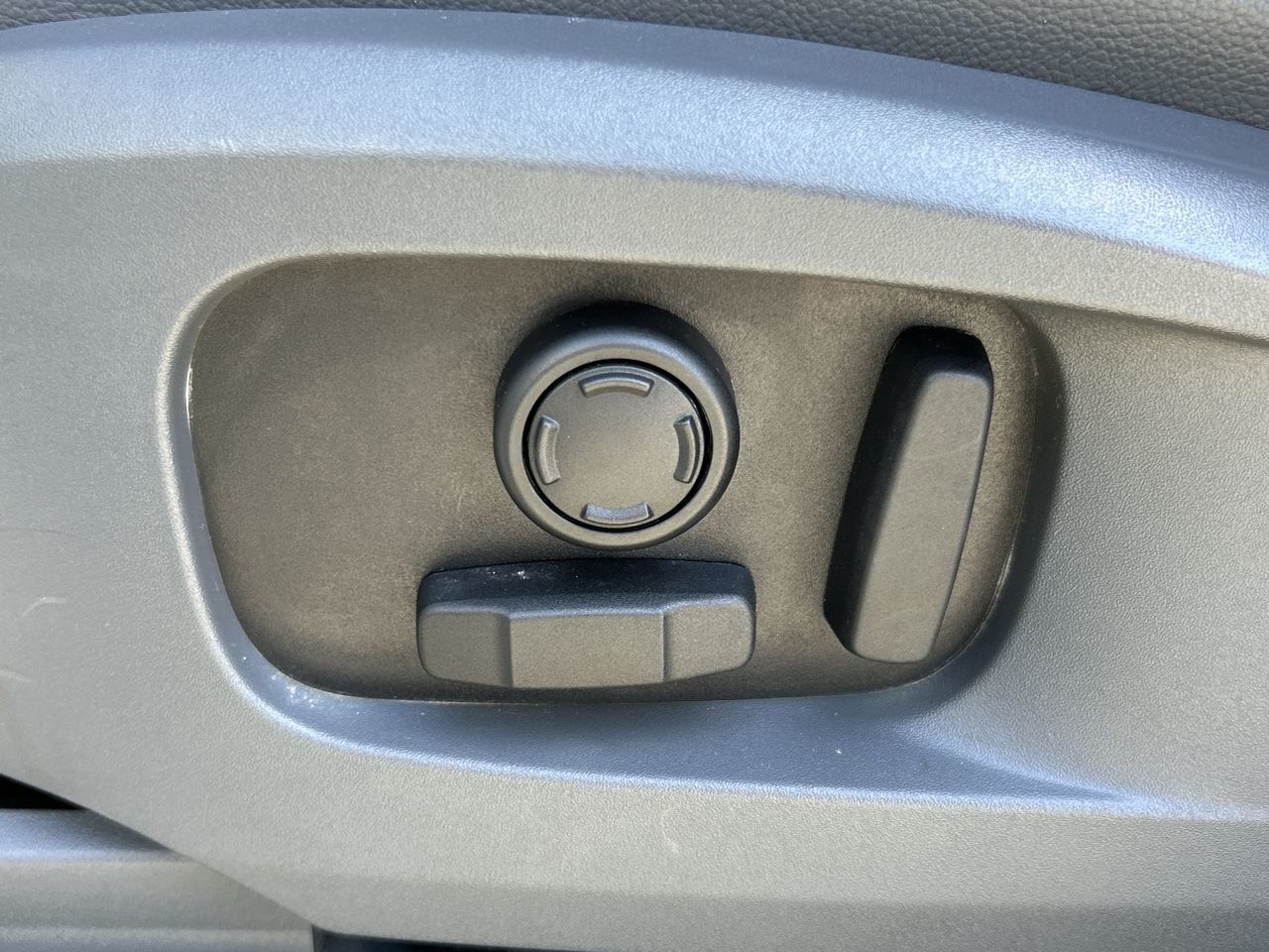 2023 Land Rover Defender in North Vancouver, British Columbia