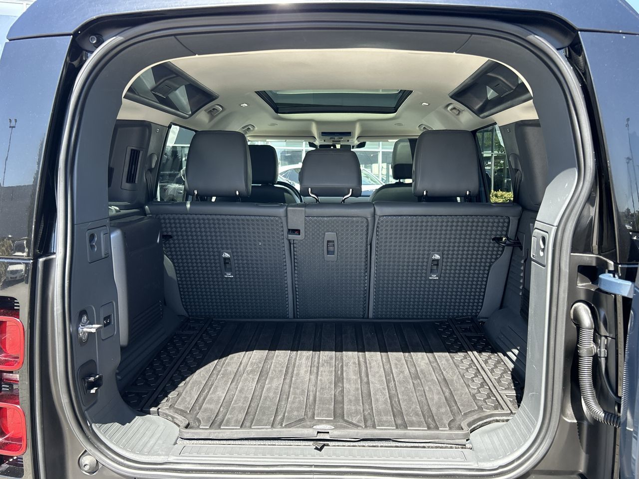 2023 Land Rover Defender in North Vancouver, British Columbia