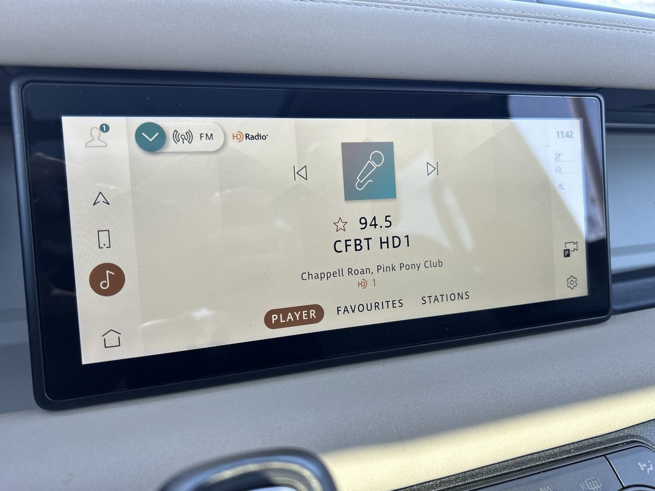 2023 Land Rover Defender in North Vancouver, British Columbia