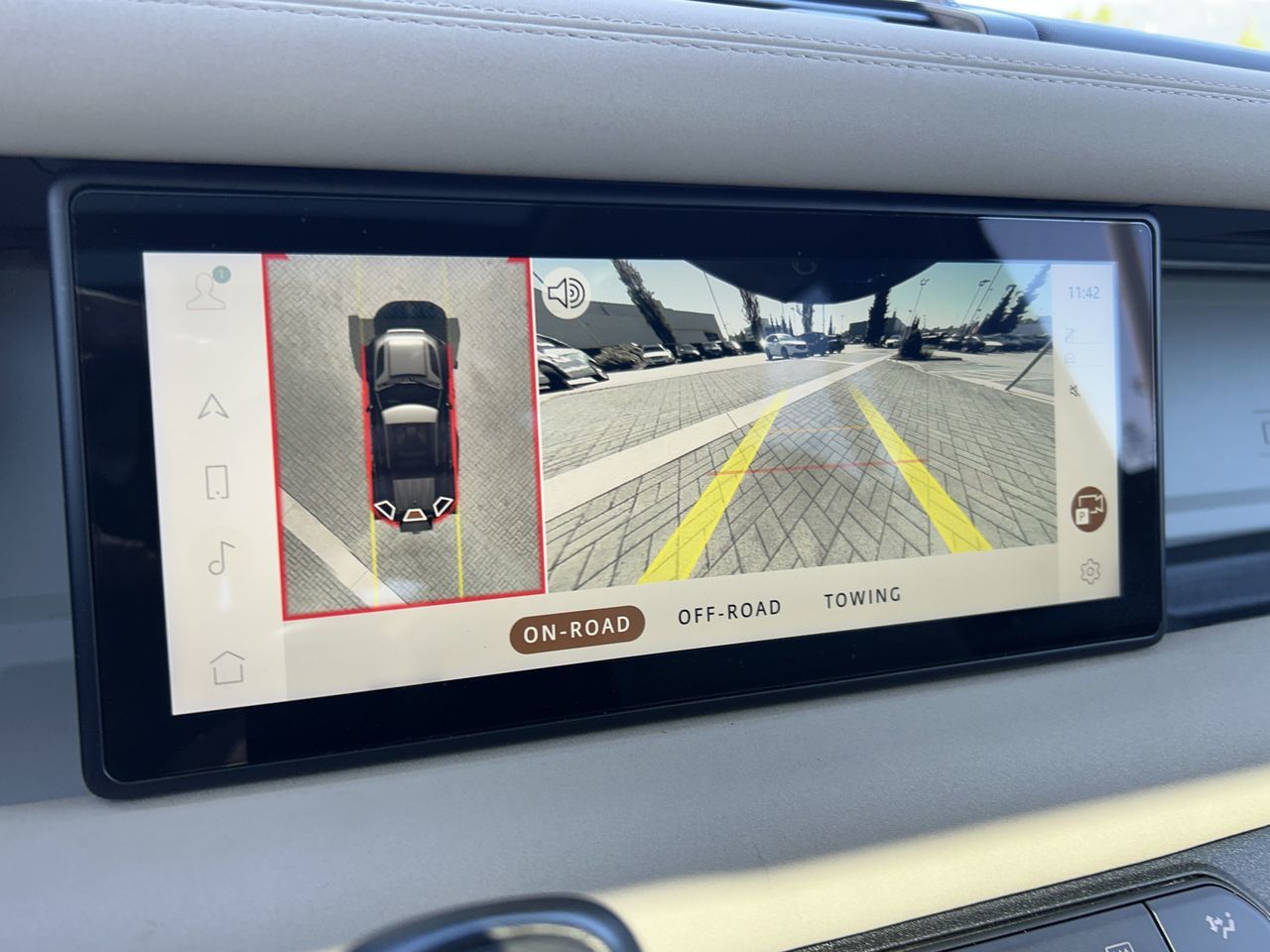 2023 Land Rover Defender in North Vancouver, British Columbia