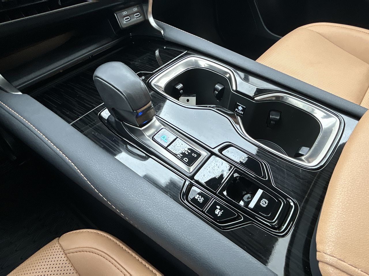 2023 Lexus RXH in North Vancouver, British Columbia