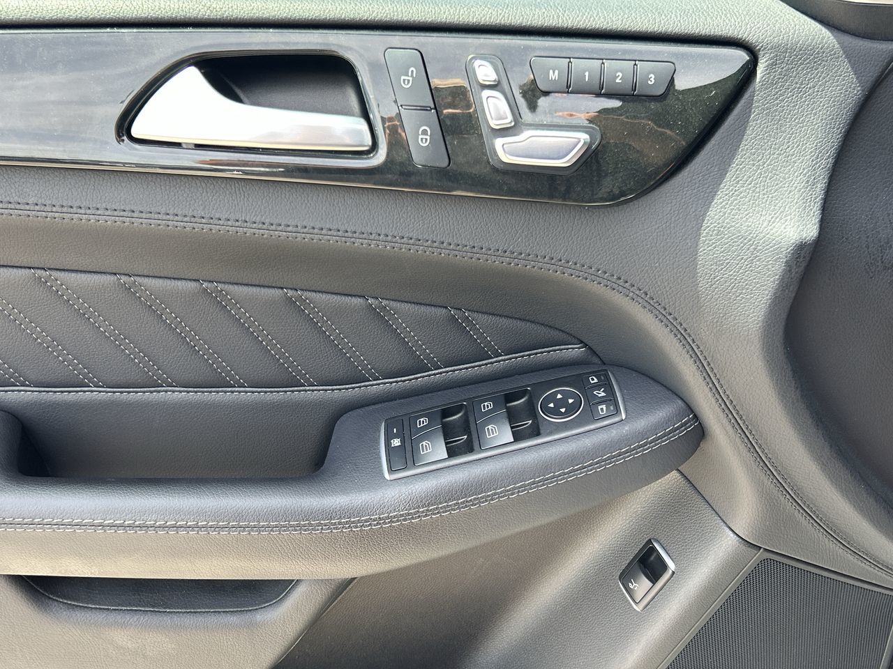 2017 Mercedes-Benz GLE550 in North Vancouver, British Columbia