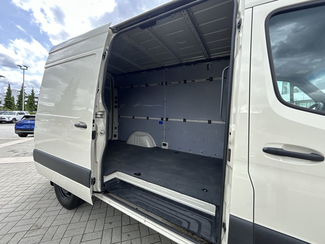 Mercedes-Benz Sprinter 2500 Cargo 144  2021 à Vancouver Nord, Colombie-Britannique