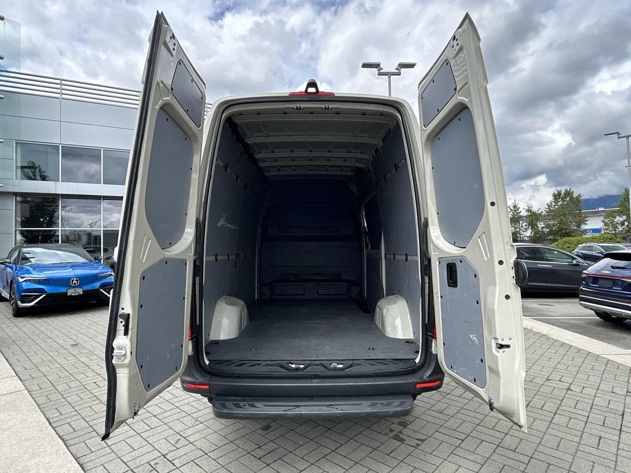 Mercedes-Benz Sprinter 2500 Cargo 144  2021 à Vancouver Nord, Colombie-Britannique