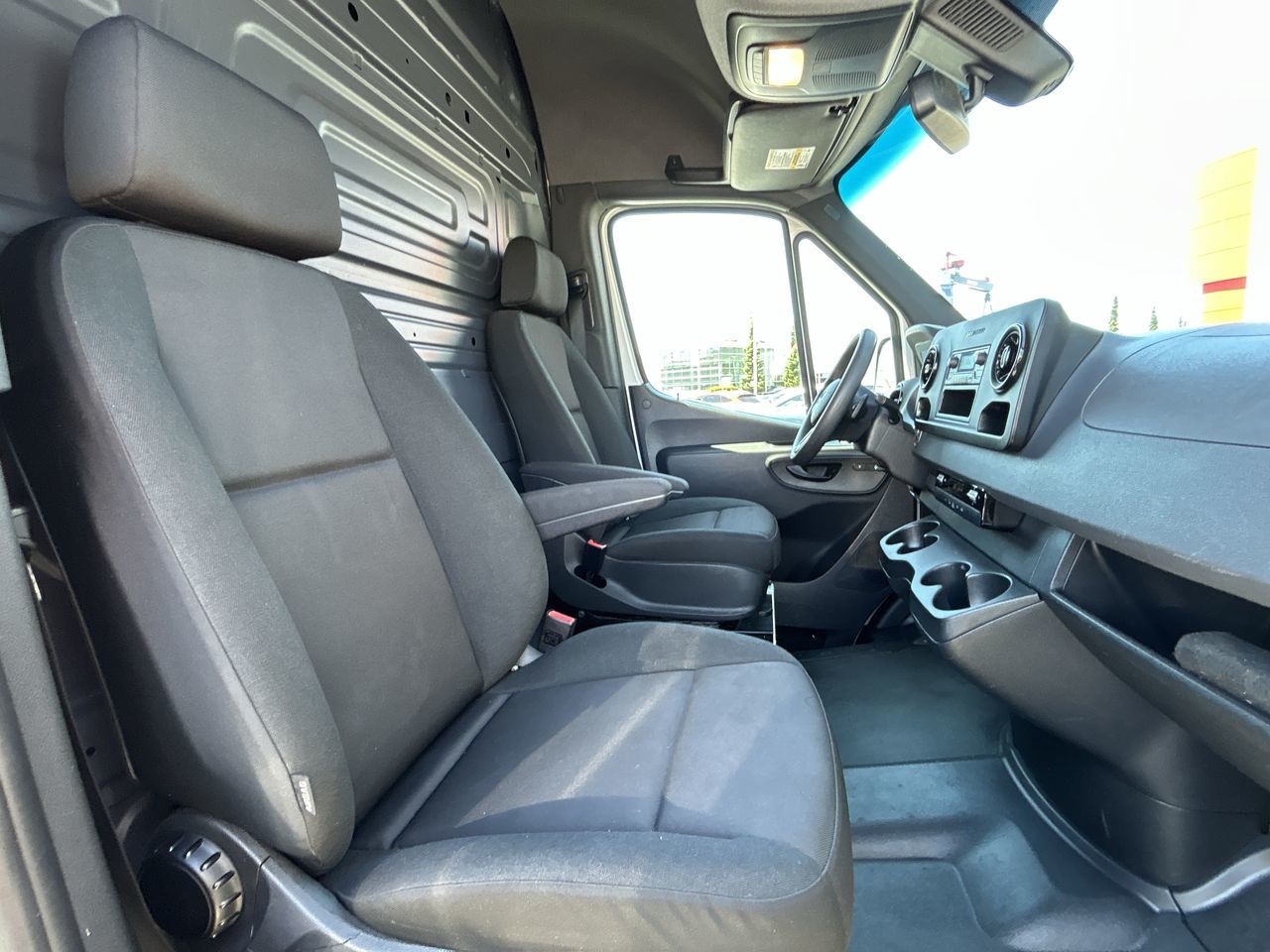 Mercedes-Benz Sprinter Cargo Van  2024 à Vancouver Nord, Colombie-Britannique