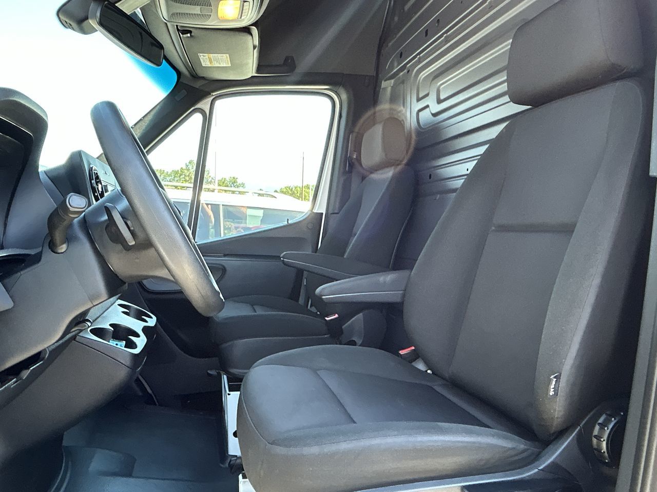 Mercedes-Benz Sprinter Cargo Van  2024 à Vancouver Nord, Colombie-Britannique