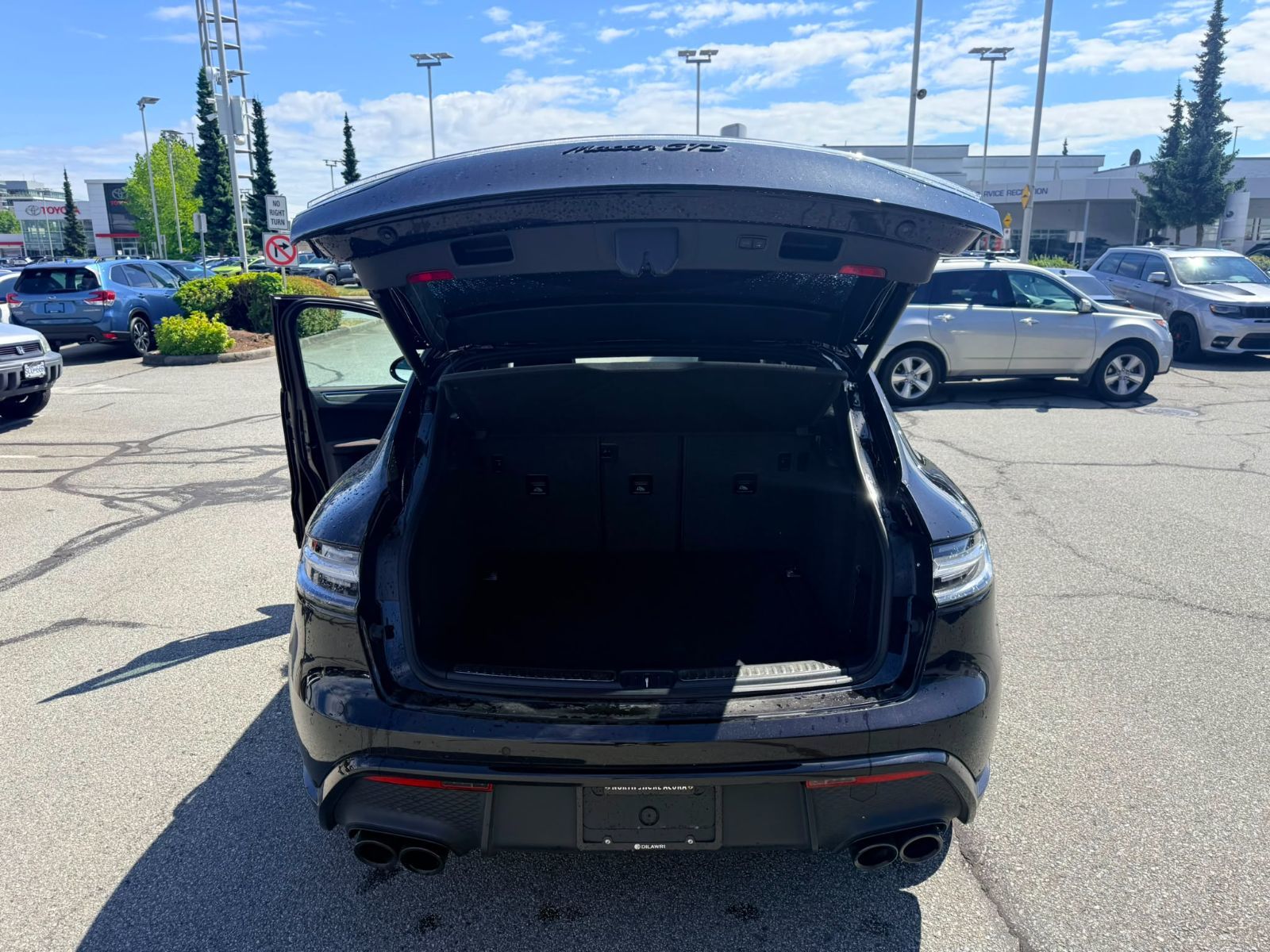 2023  Macan