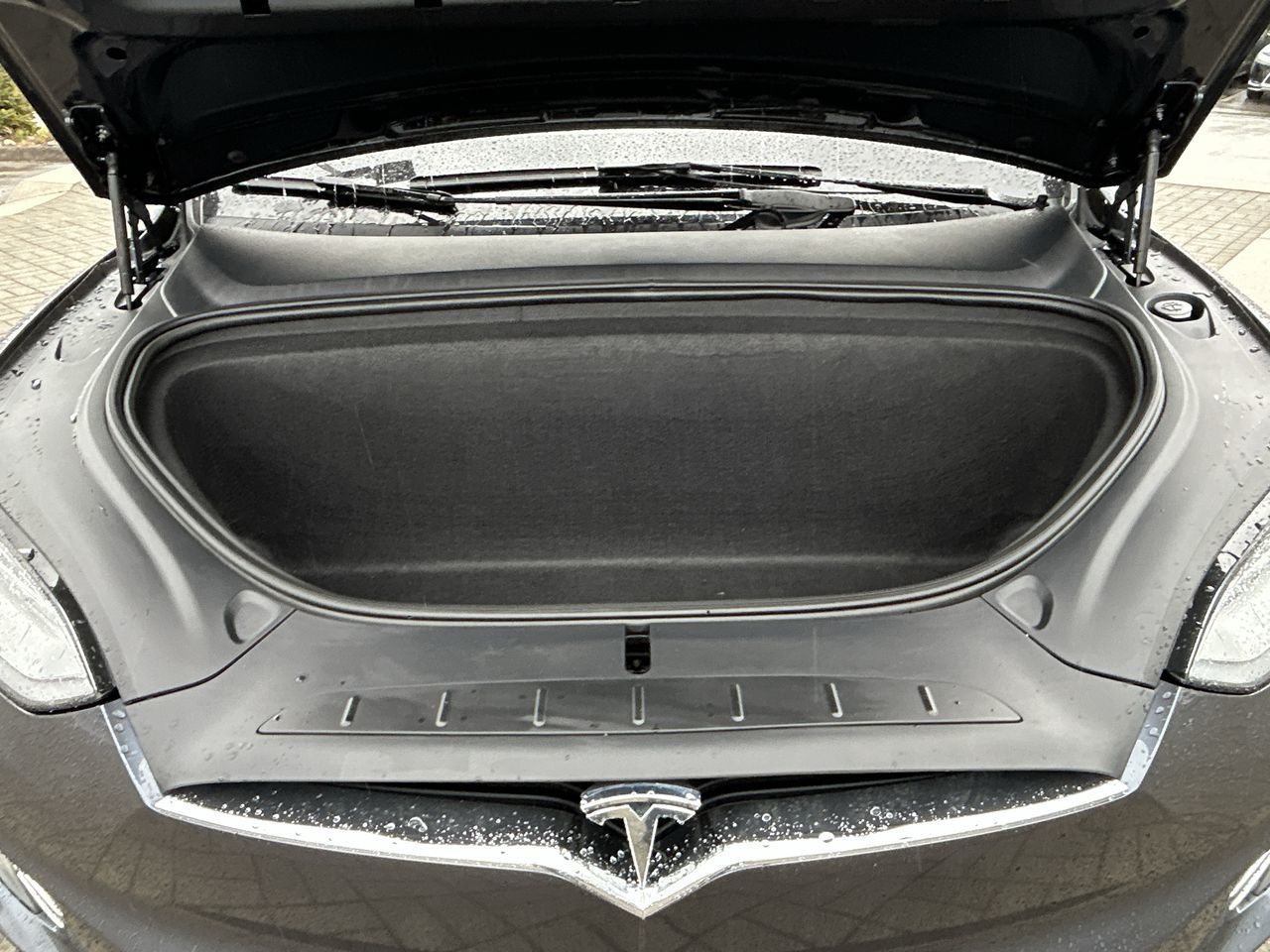 2020 Tesla Model X in North Vancouver, British Columbia