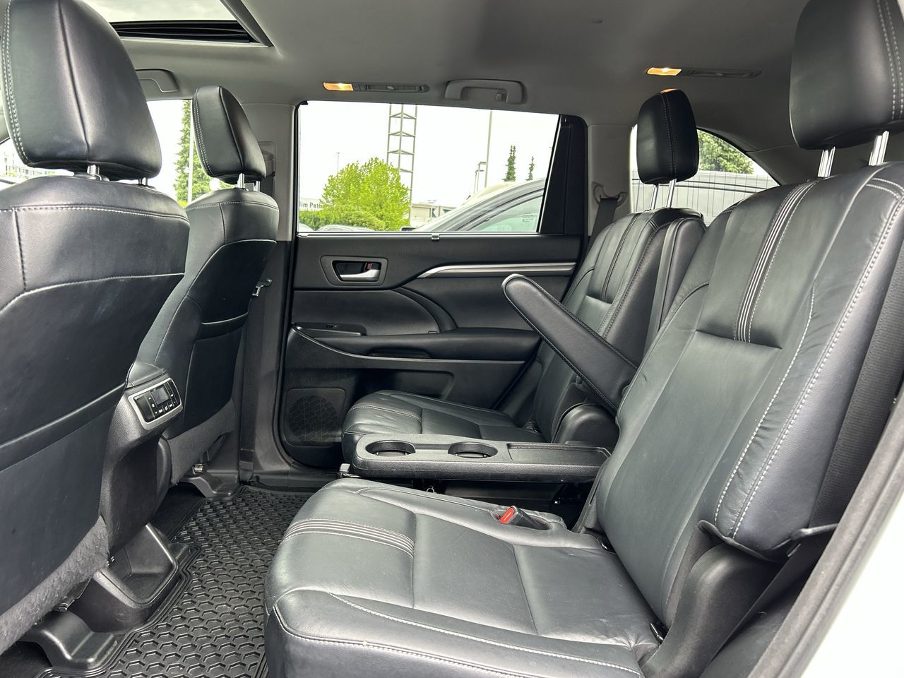 Toyota Highlander  2018 à Vancouver Nord, Colombie-Britannique