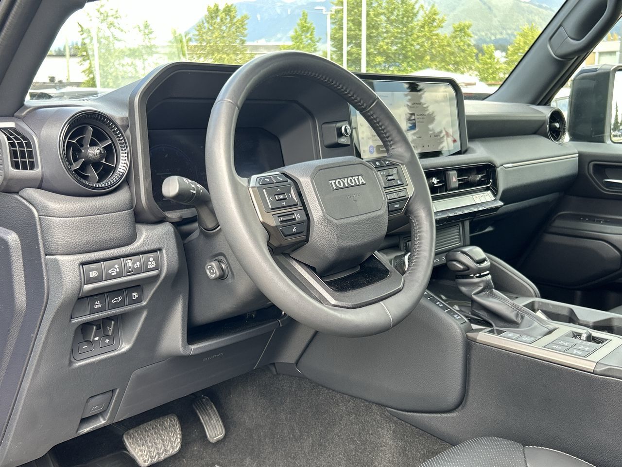 Toyota Land Cruiser  2024 à Vancouver Nord, Colombie-Britannique