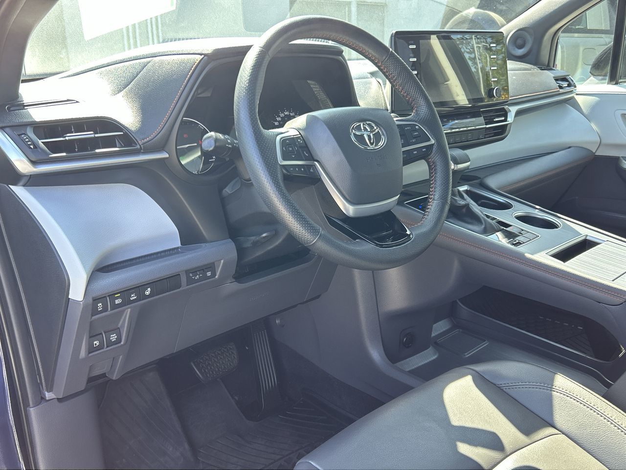 2022 Toyota Sienna Hybrid in North Vancouver, British Columbia