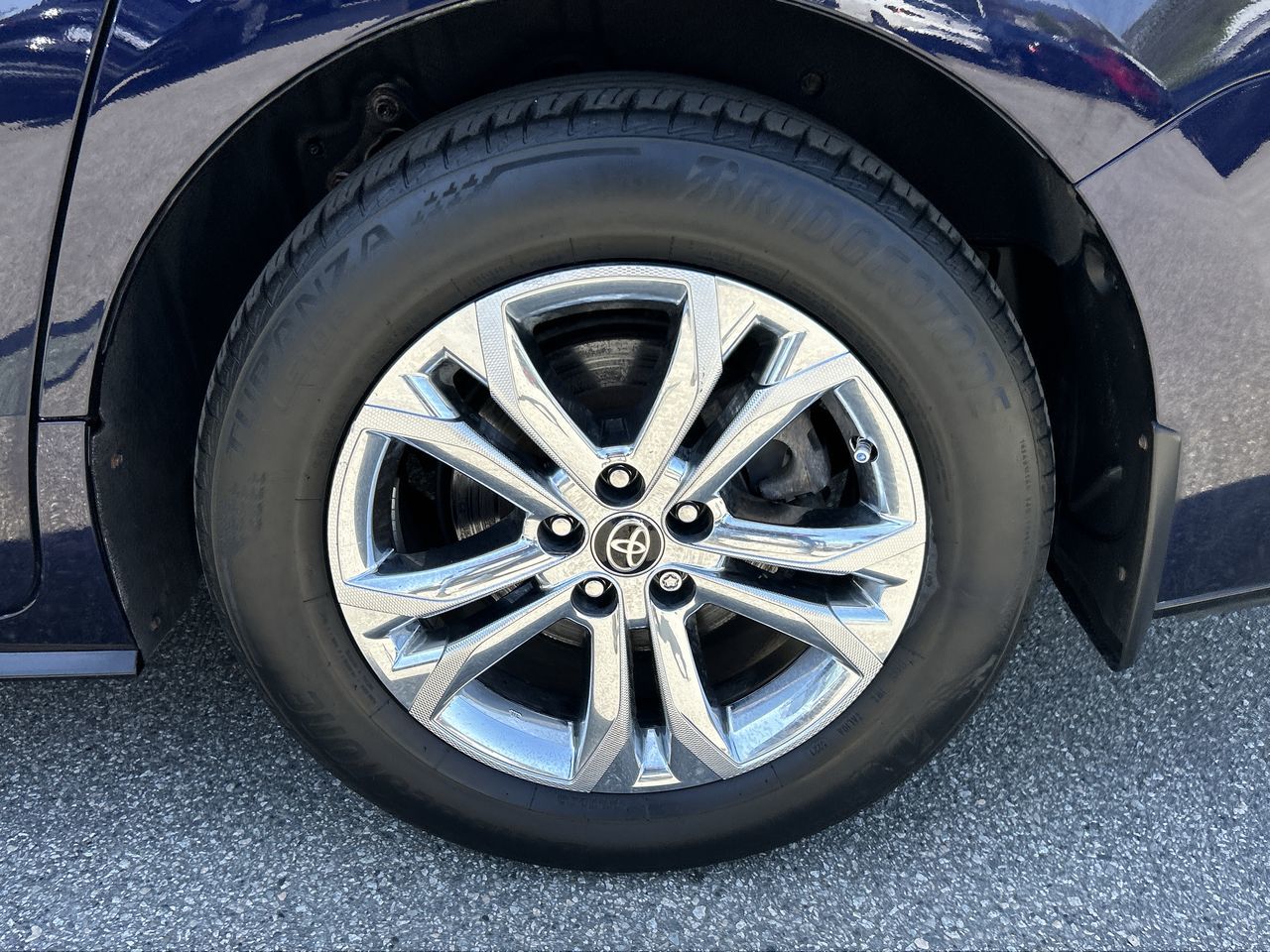 2022 Toyota Sienna Hybrid in North Vancouver, British Columbia