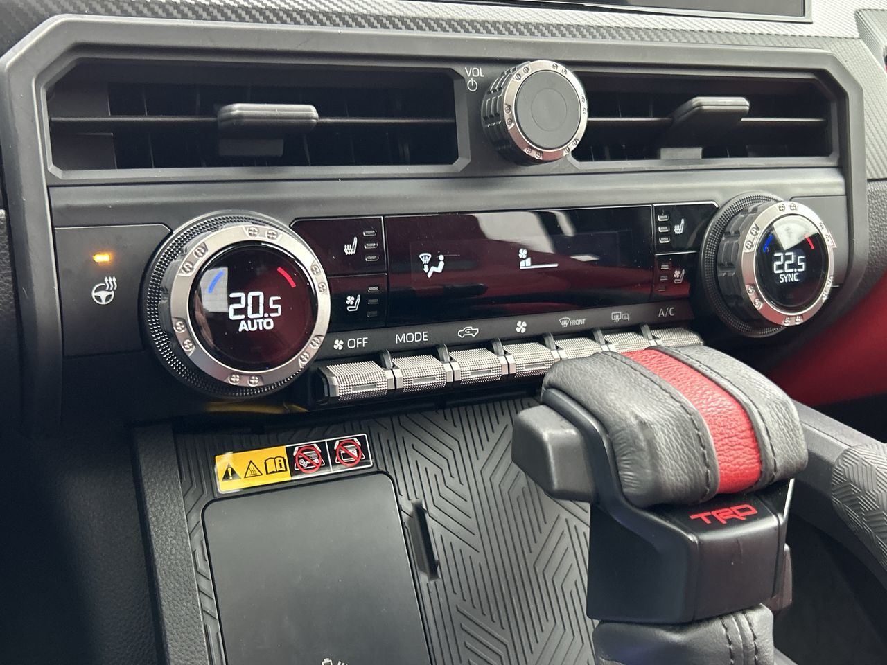 Toyota TACOMA HYBRID  2024 à Vancouver Nord, Colombie-Britannique