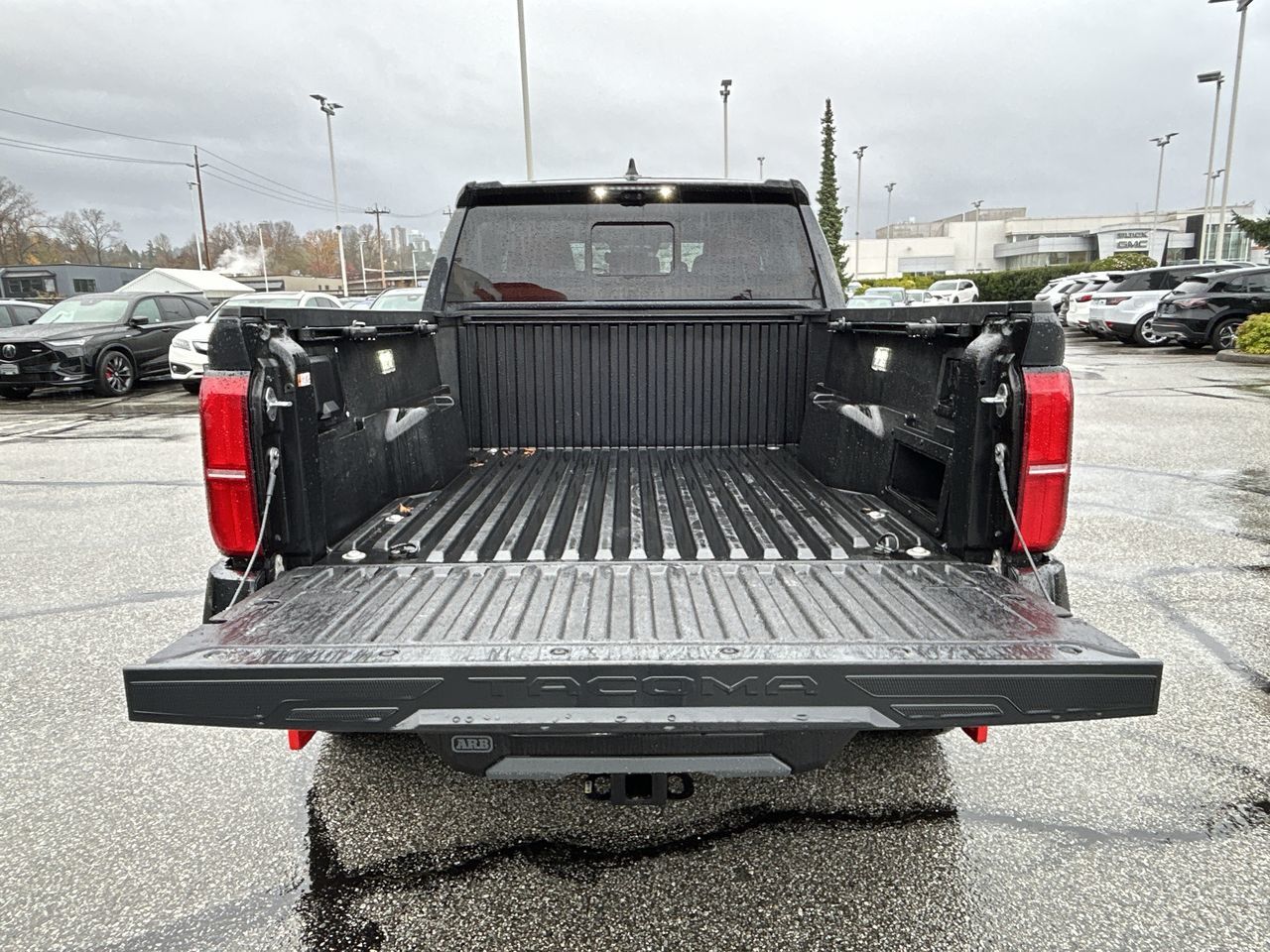 Toyota TACOMA HYBRID  2024 à Vancouver Nord, Colombie-Britannique