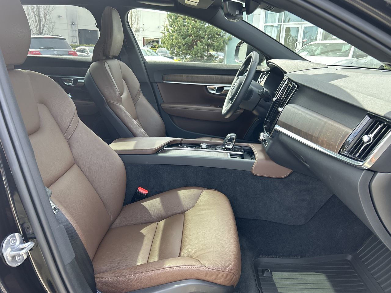 2023 Volvo V90 Cross Country in North Vancouver, British Columbia