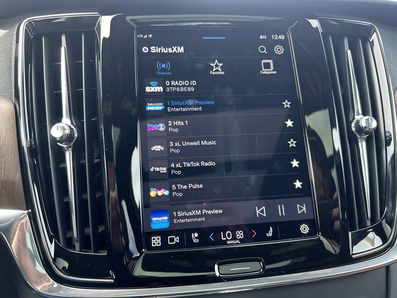 2023 Volvo V90 Cross Country in North Vancouver, British Columbia