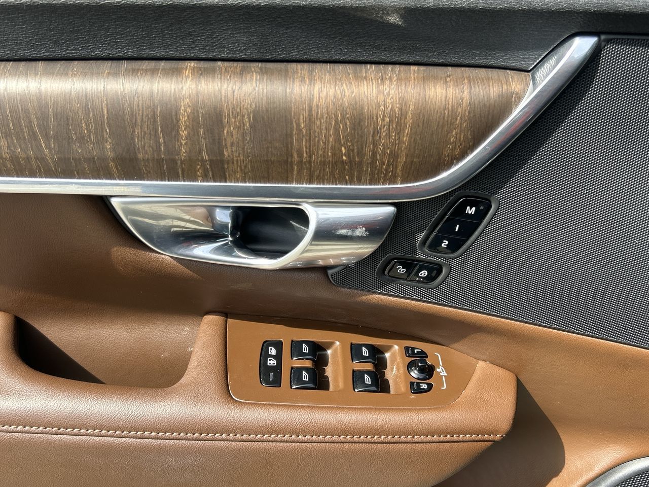 2023 Volvo V90 Cross Country in North Vancouver, British Columbia
