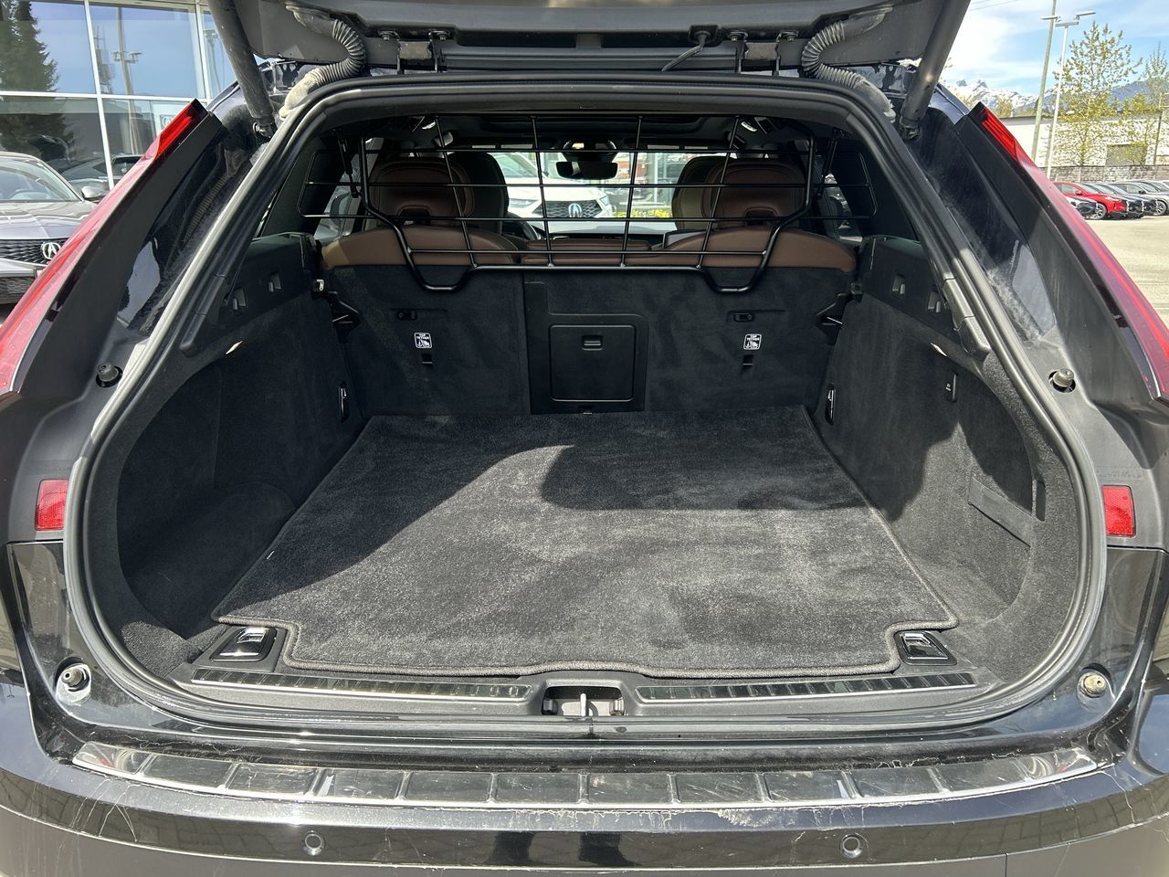 2023 Volvo V90 Cross Country in North Vancouver, British Columbia