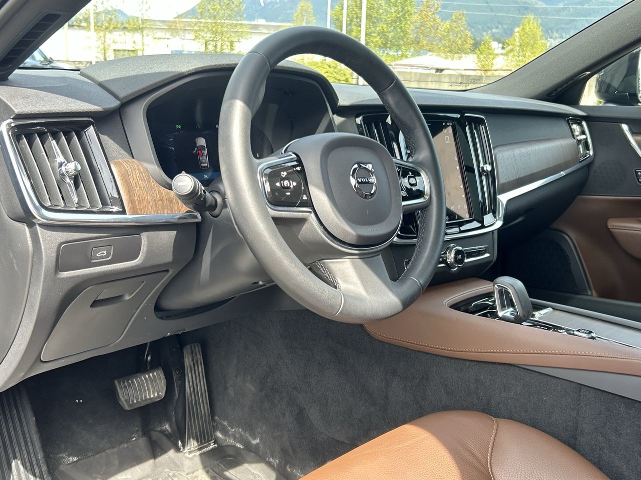 2023 Volvo V90 Cross Country in North Vancouver, British Columbia