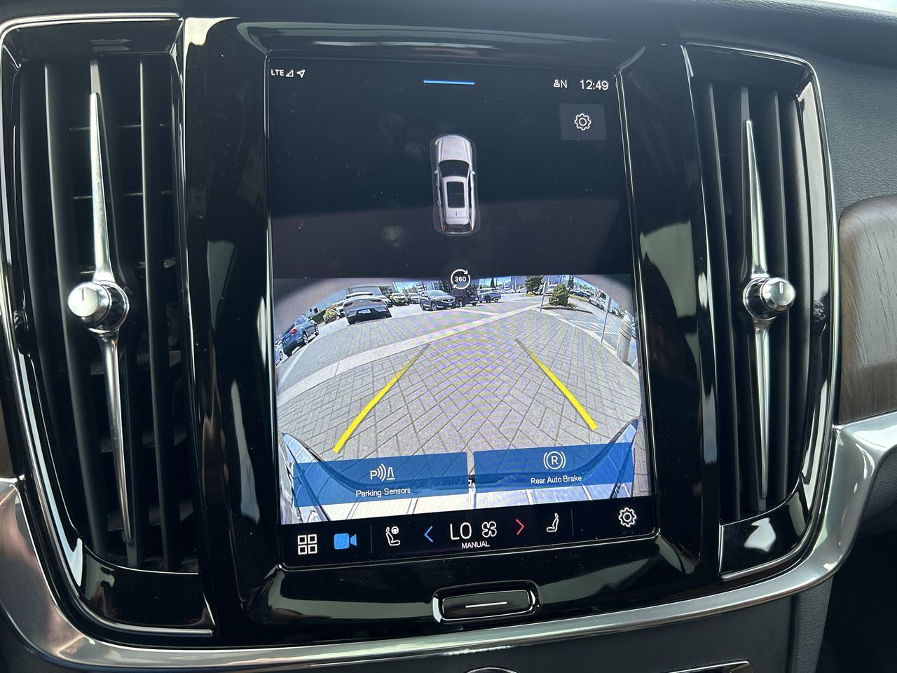 2023 Volvo V90 Cross Country in North Vancouver, British Columbia