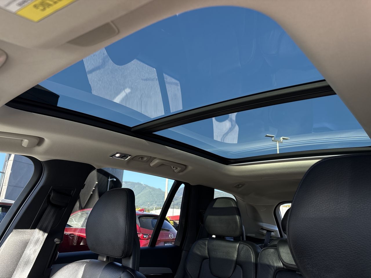 2020  XC90