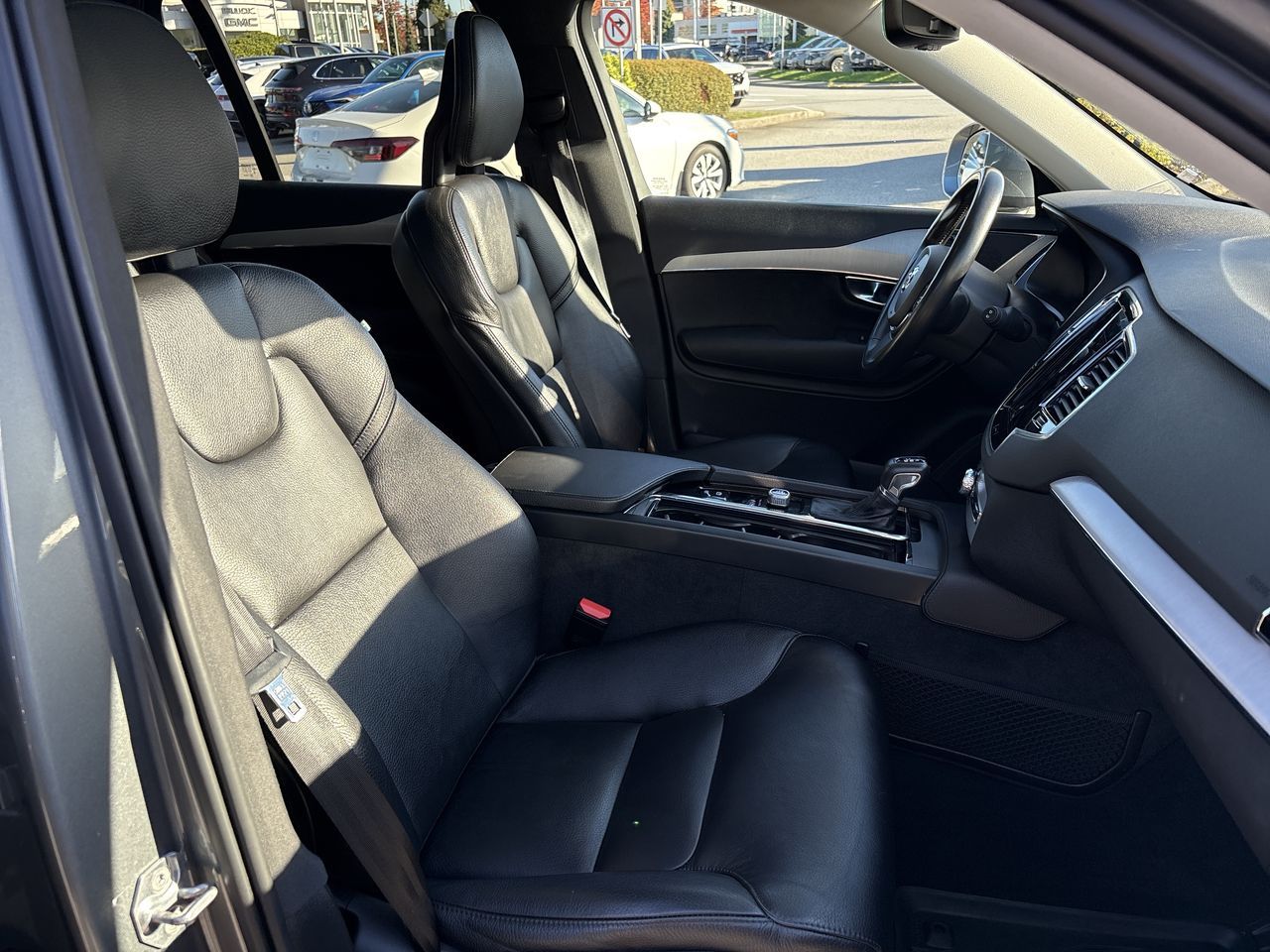 2020  XC90