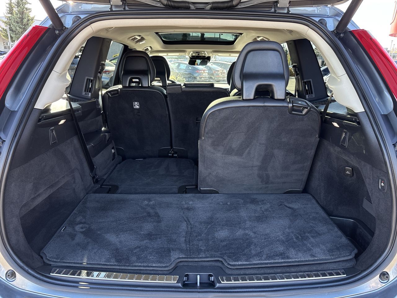 2020  XC90