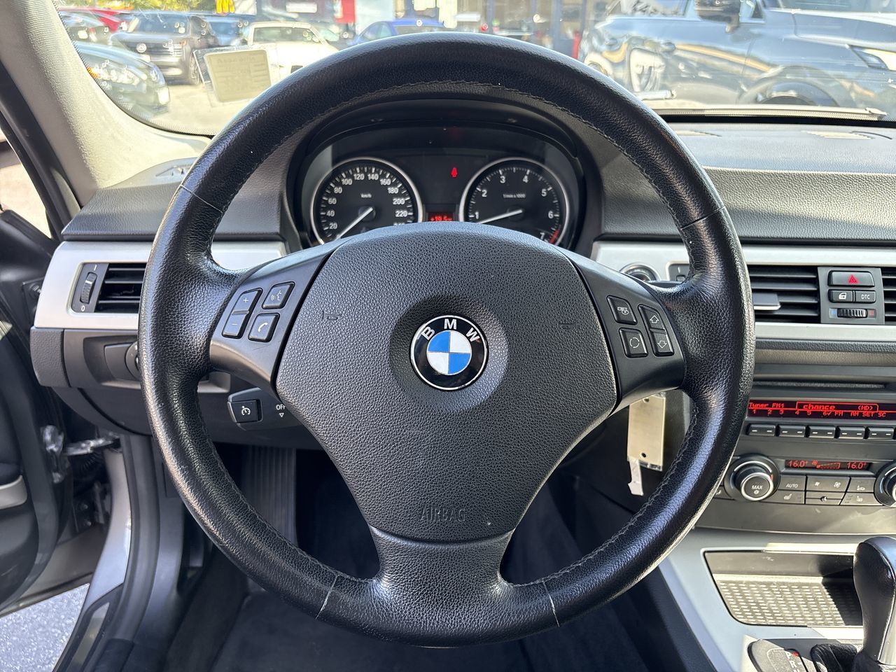 2011 BMW 323i