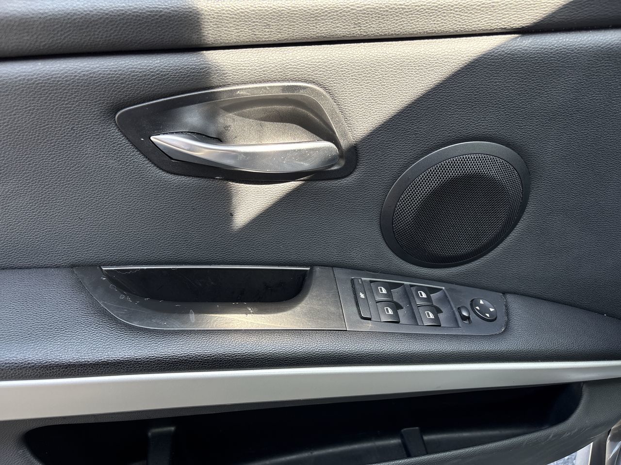 2011 BMW 323i