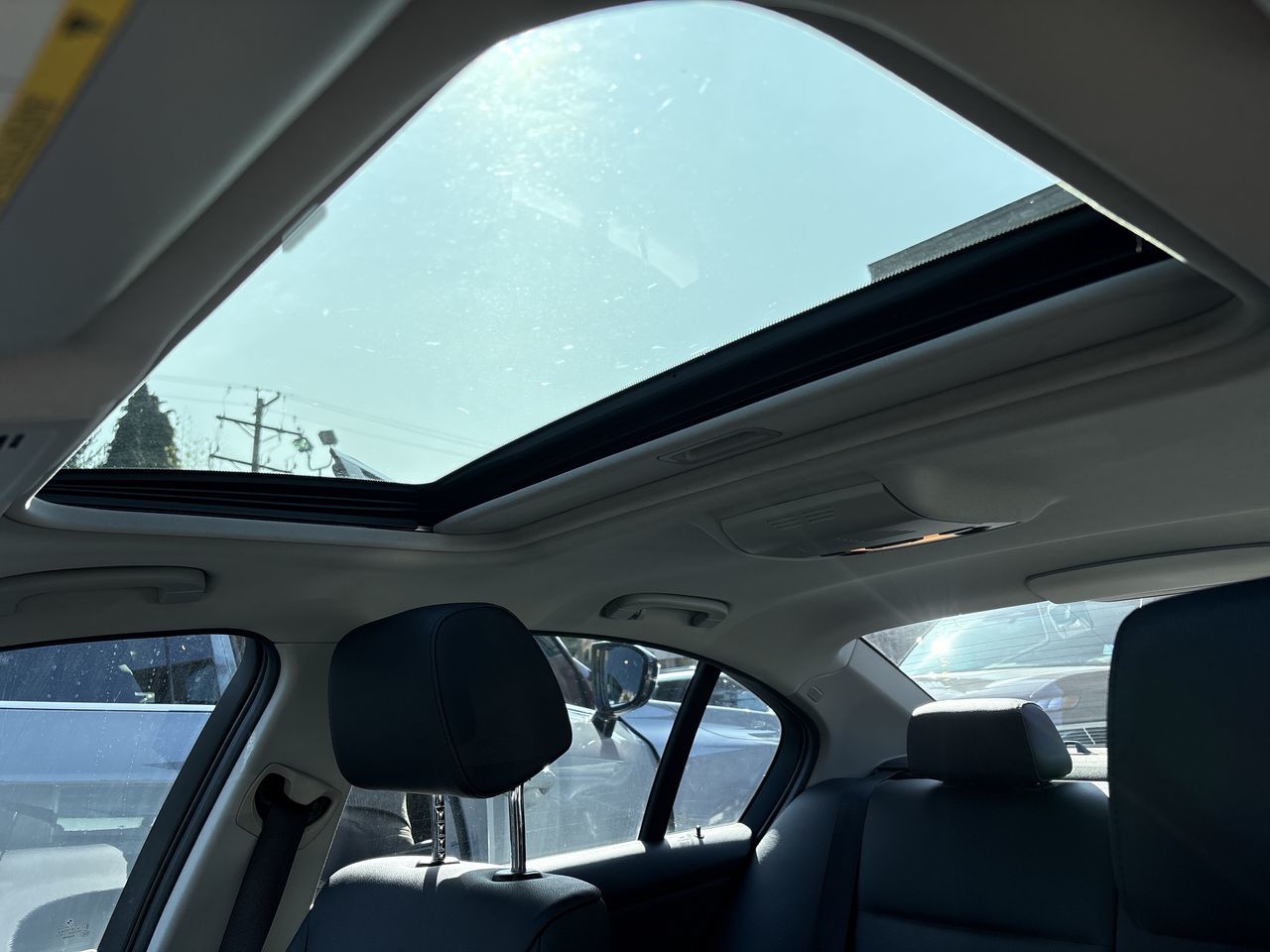 2011 BMW 323i