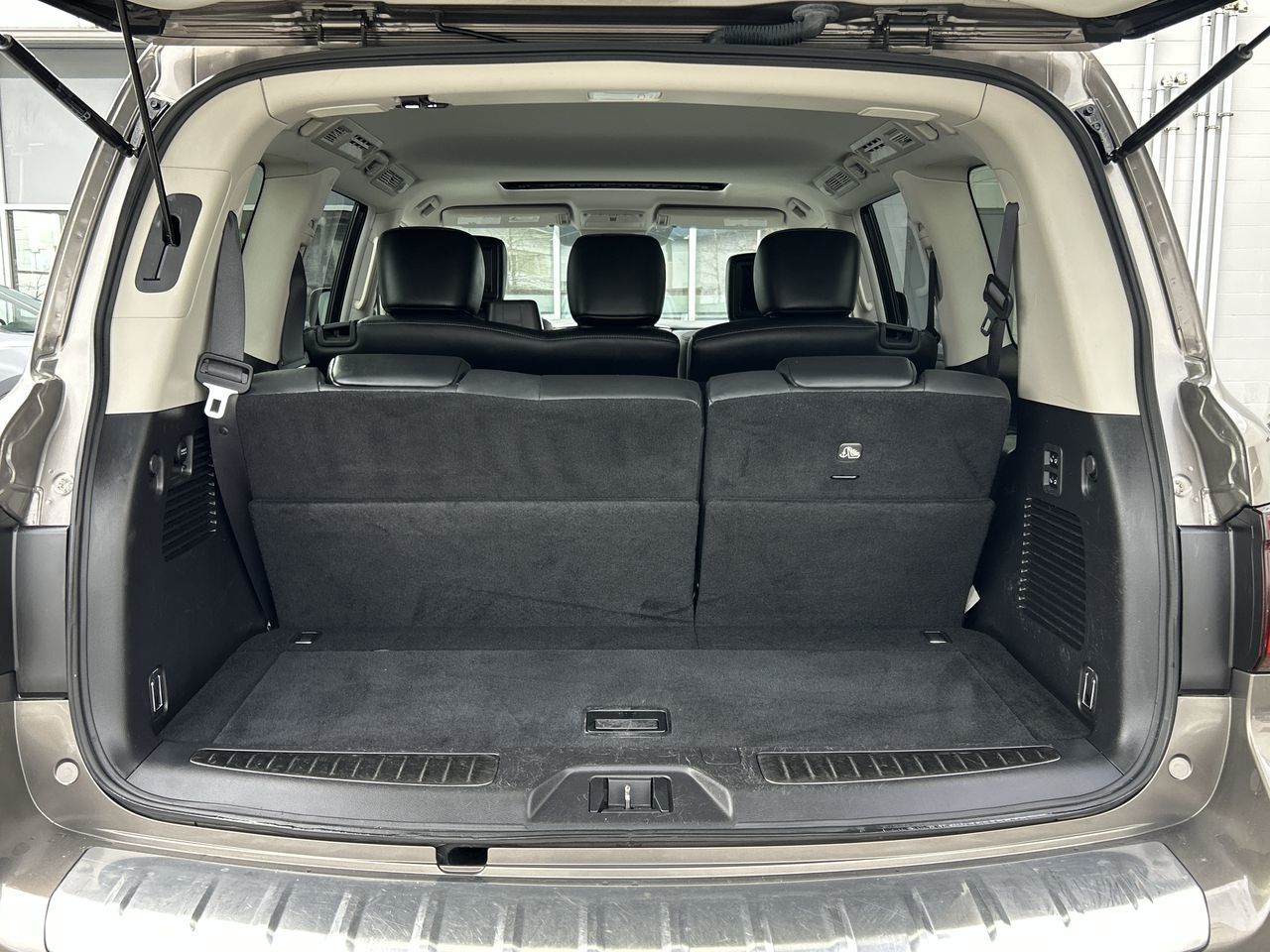 Infiniti QX80  2019 à Vancouver nord, Colombie-Britannique