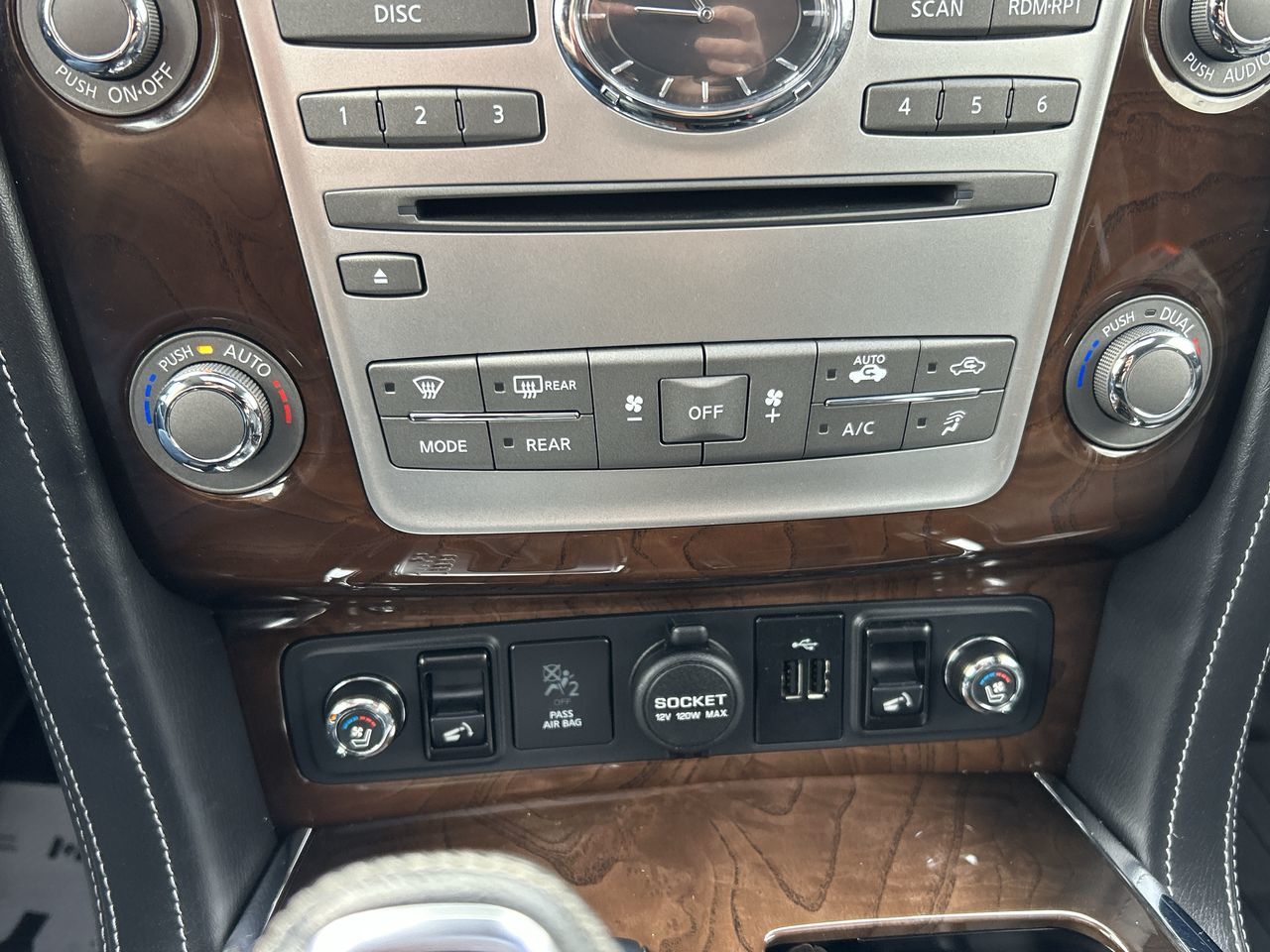 Infiniti QX80  2019 à Vancouver nord, Colombie-Britannique